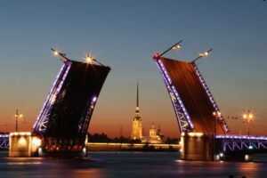 Saint-Petersburg at night. Palace bridge